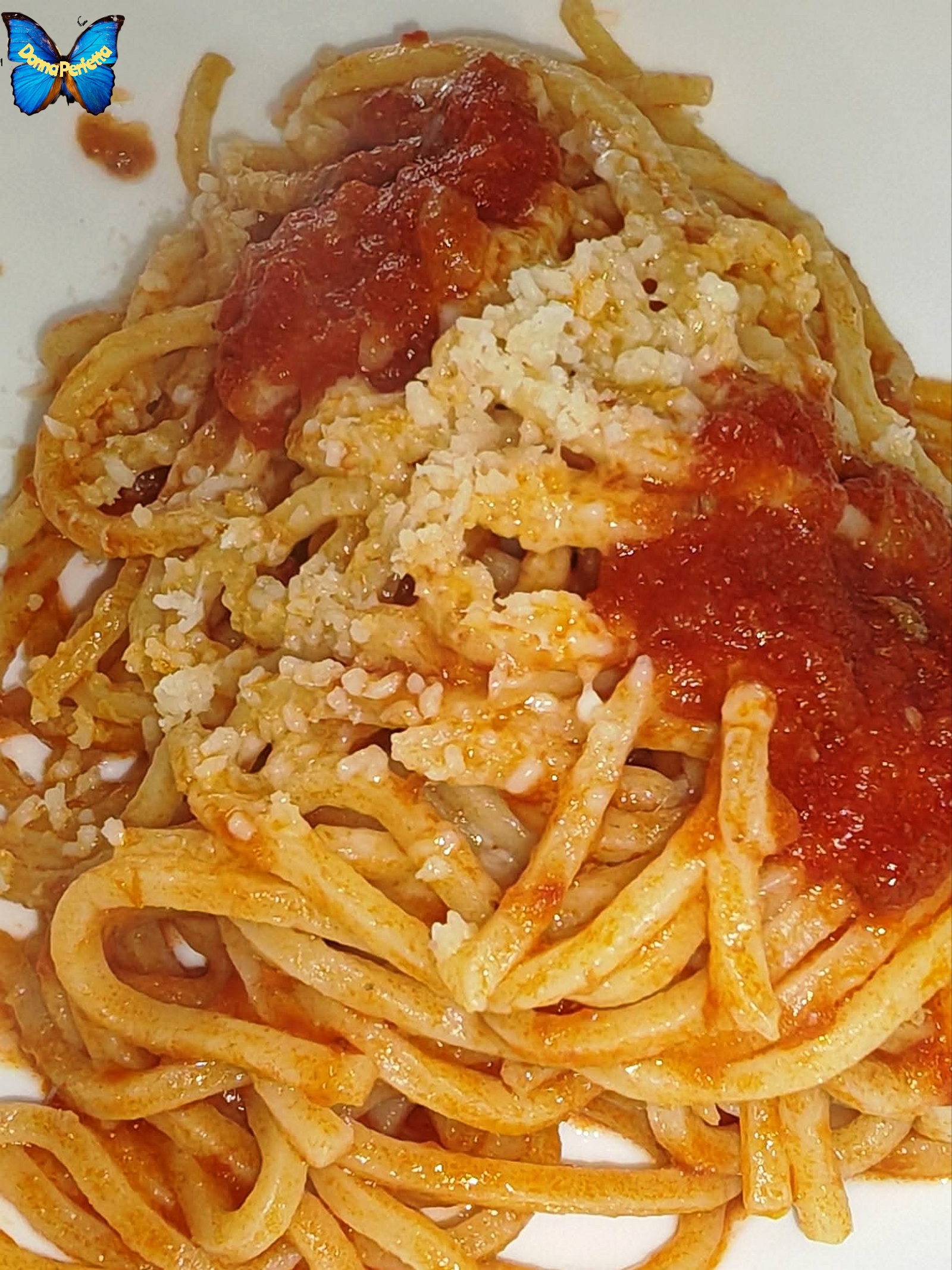 SPAGHETTI alla chitarra con sugo di agnello.