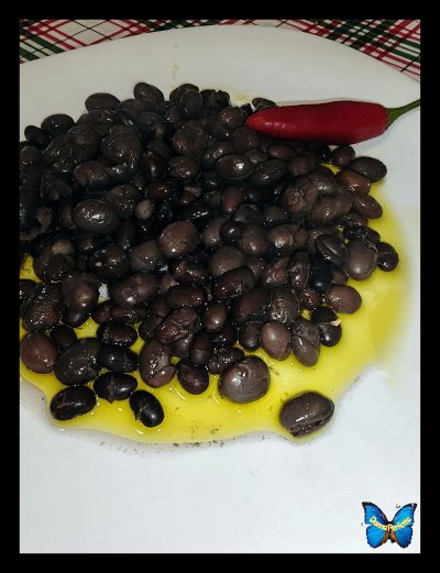 FAGIOLI NERI CONDITI AL PIATTO.