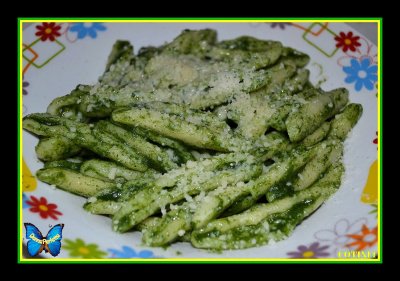 FOGLIE D'ULIVO AGLI SPINACI. 